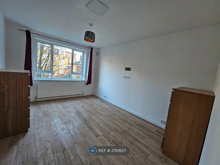 2 Bedroom Maisonette To Rent In Neasden Lane, London, NW10