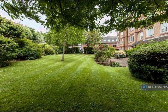 1 Bedroom Flat To Rent In Homelatch House, Eastbourne, BN21