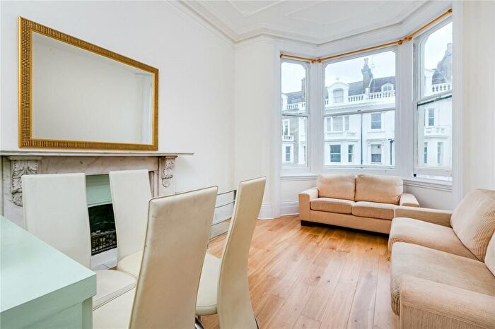 2 Bedroom Flat To Rent In Coleherne Road, London, SW10