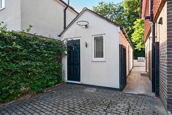 1 Bedroom Studio To Rent In Summerhayes Close, Horsell, GU21