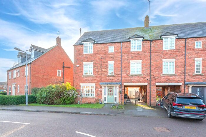 4 Bedroom Town House For Sale In Cransley Rise, Mawsley, Kettering, NN14