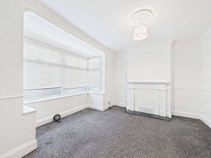 2 Bedroom Semi-Detached House To Rent In Oban Avenue, Hull, HU9