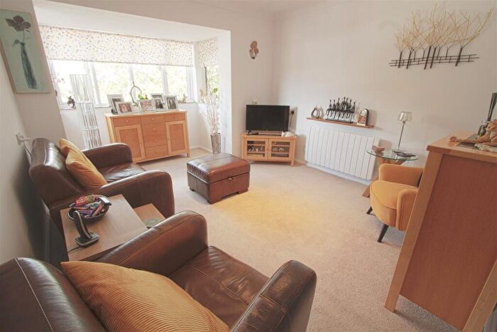 2 Bedroom Property For Sale In Albion Court, Sun Street, Billericay, CM12