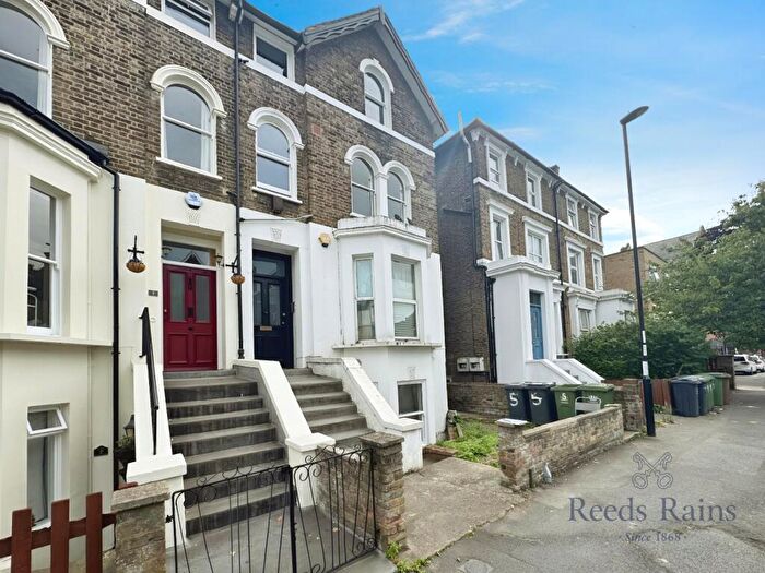 2 Bedroom Apartment For Sale In Mount Pleasant Road, London, SE13