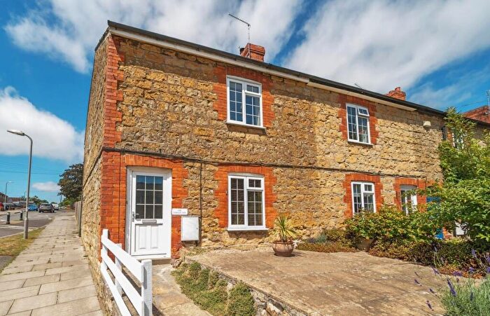 2 Bedroom Cottage For Sale In Coldharbour, Sherborne, DT9