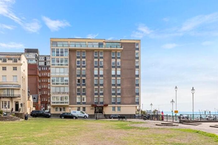 2 Bedroom Flat For Sale In Abbotts, Kings Road, Brighton, BN1