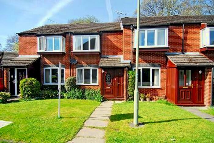 2 Bedroom Terraced House To Rent In Henley-on-thames, Knappe Close, RG9