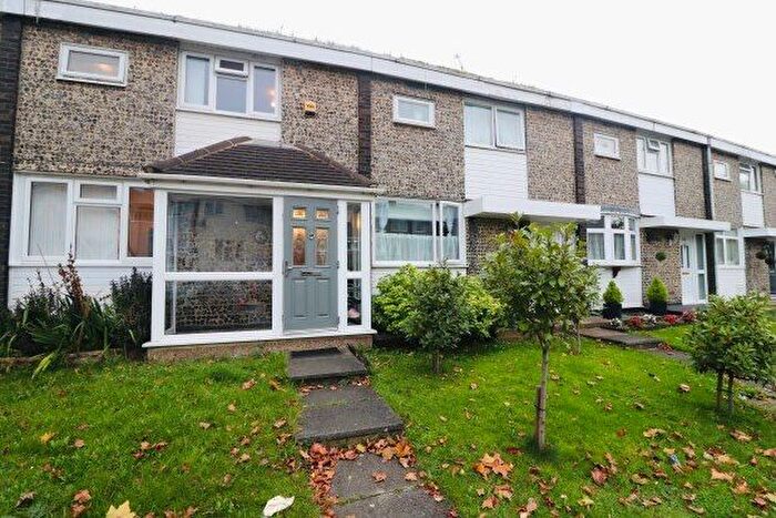 2 Bedroom Property To Rent In The Gore, Basildon, SS14