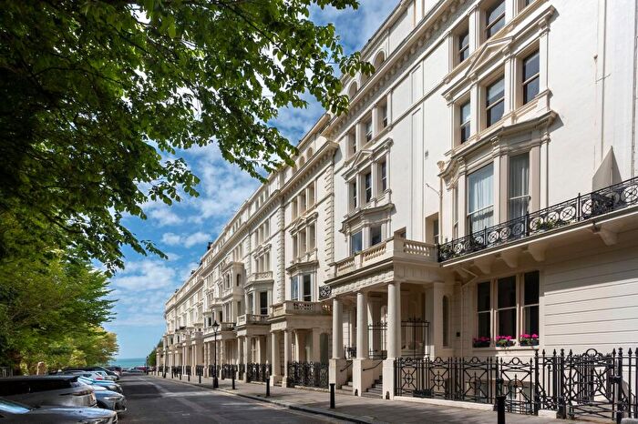 2 Bedroom Flat For Sale In Palmeira Square, Hove, BN3