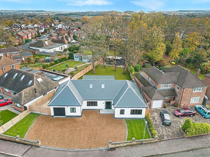 5 Bedroom Bungalow For Sale In Woodlands Park, Bexley, Kent, DA5