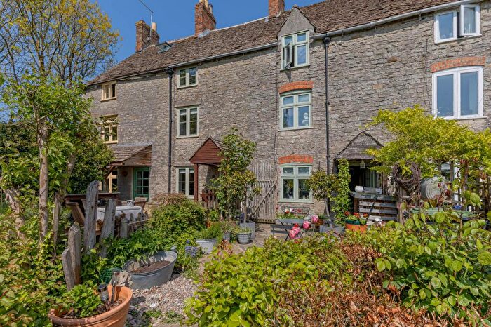 3 Bedroom Terraced House For Sale In Burnham Road, Malmesbury, SN16