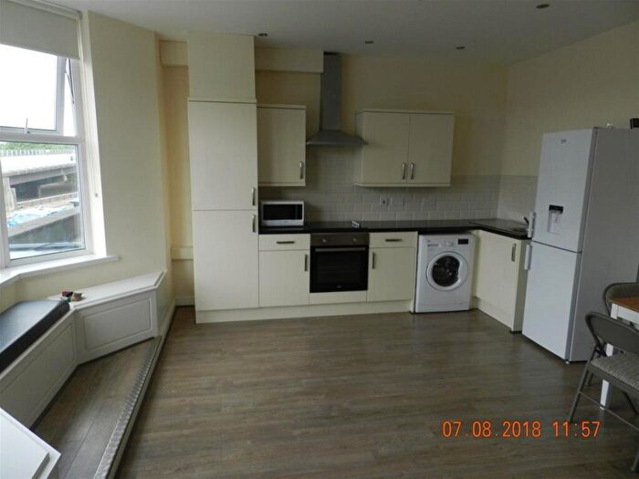 2 Bedroom House To Rent In North Road, CF14