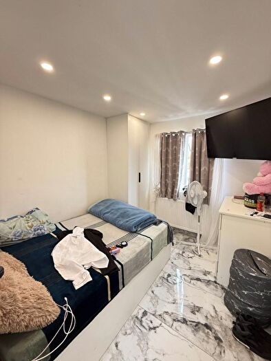 5 Bedroom Terraced House For Sale In Gordon Road, Southall, UB2