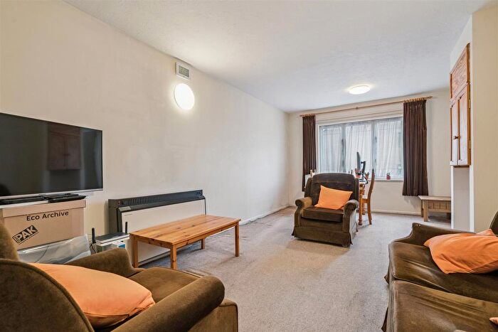 2 Bedroom Flat For Sale In St. Benedicts Close, London, SW17