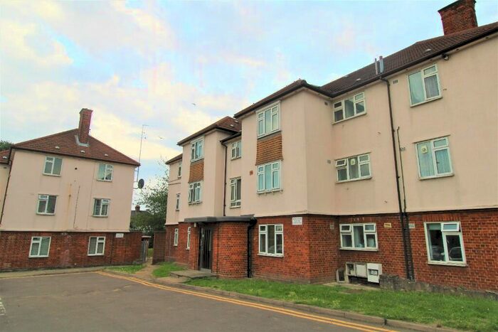 3 Bedroom Flat To Rent In Oakhall Court, Harrier Avenue, London, E11