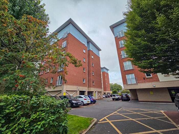 2 Bedroom Apartment For Sale In Elmira Way, Manchester, Greater Manchester, M5