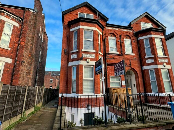 2 Bedroom Flat To Rent In Central Road, Didsbury, Manchester, M20
