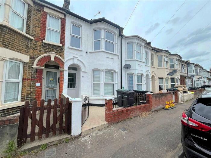3 Bedroom Terraced House To Rent In Beresford Road, Gravesend, DA11