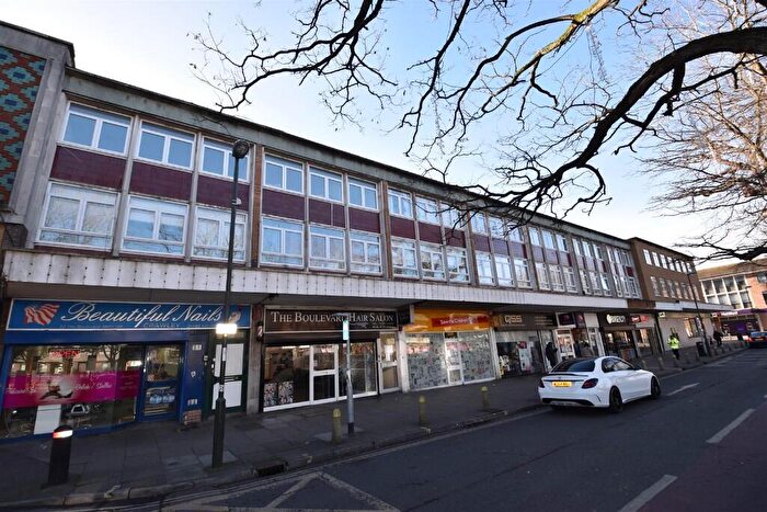 2 Bedroom Apartment To Rent In The Boulevard, Crawley, West Sussex, RH10