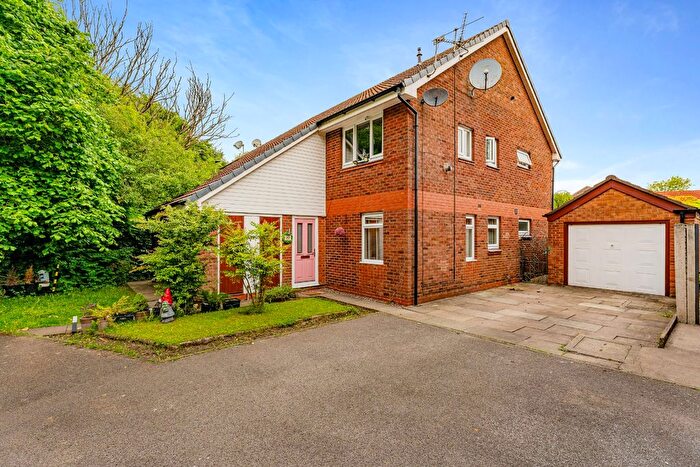 2 Bedroom Flat For Sale In Killingworth Lane, Birchwood, Warrington, Cheshire, WA3