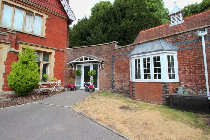 2 Bedroom Ground Flat For Sale In Hughendon Manor, Petersfinger, Salisbury, SP5