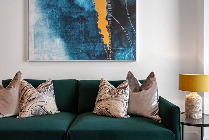 2 Bedroom Flat To Rent In Prince Of Wales Drive, London, SW11