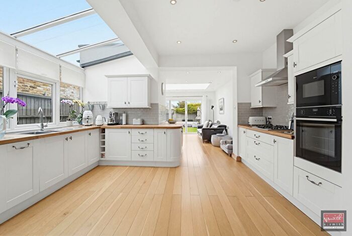 3 Bedroom Semi-Detached House For Sale In Chestnut Road, Ashford, TW15