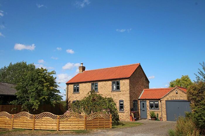 3 Bedroom Detached House For Sale In Market Rasen Road, Snarford, LN8