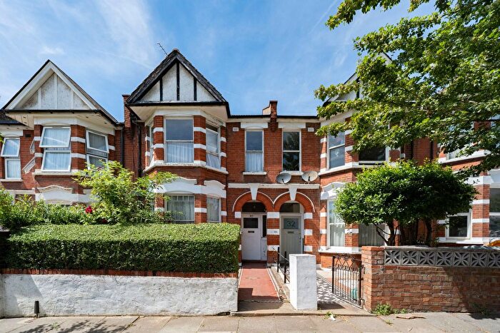2 Bedroom Flat For Sale In Ridley Road, London, NW10