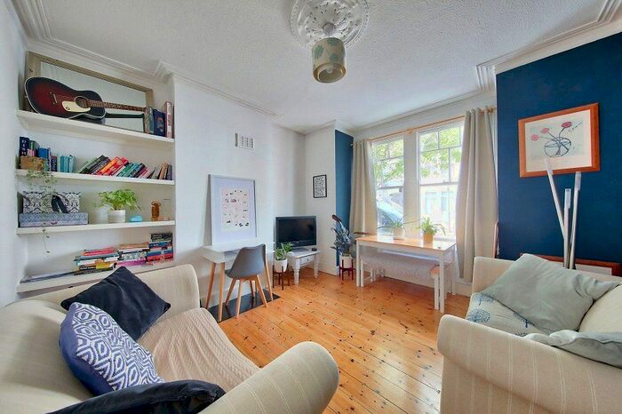 2 Bedroom Flat To Rent In Treport Street, London, SW18