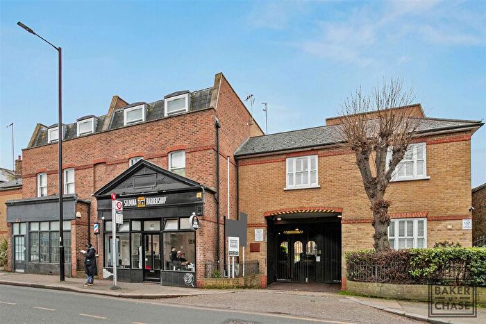 2 Bedroom Flat For Sale In Fontaine Court, High Street, London, N14