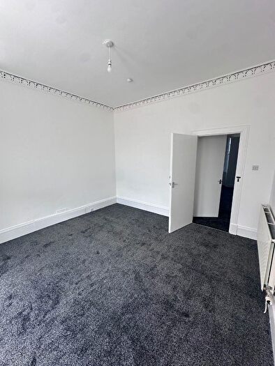 2 Bedroom Flat To Rent In Belville Street, East, Greenock, PA15