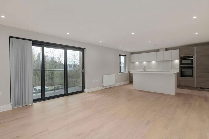 3 Bedroom Flat To Rent In Grove Hill Mews, Grove Hill Road, Tunbridge Wells, TN1