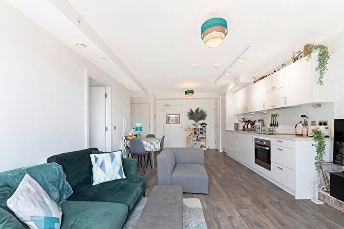 1 Bedroom Flat To Rent In Millet Place, London, E16