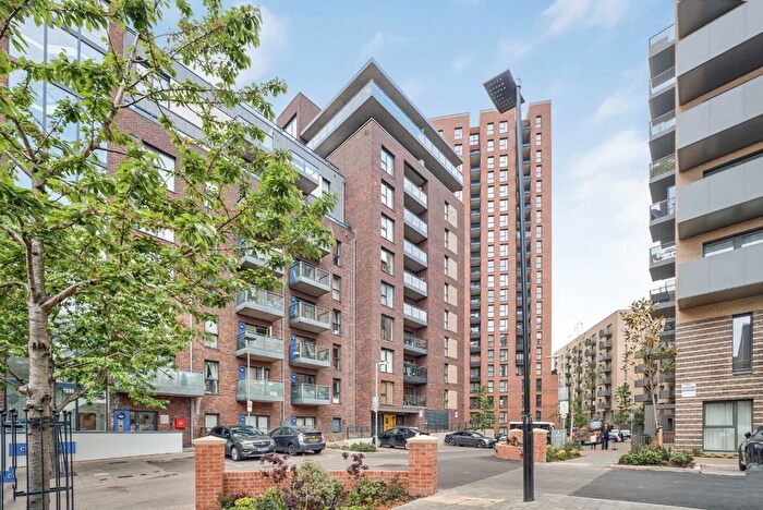 2 Bedroom Flat To Rent In Shearwater Drive, London, NW9