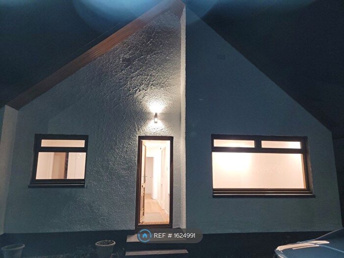 3 Bedroom Bungalow To Rent In East Bankton Place, Livingston, EH54