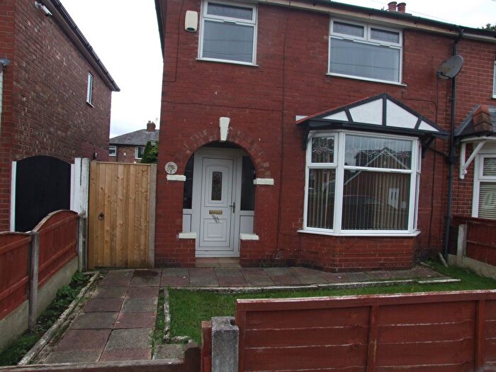 3 Bedroom Semi-Detached House To Rent In Shelley Grove, Droylsden, M43