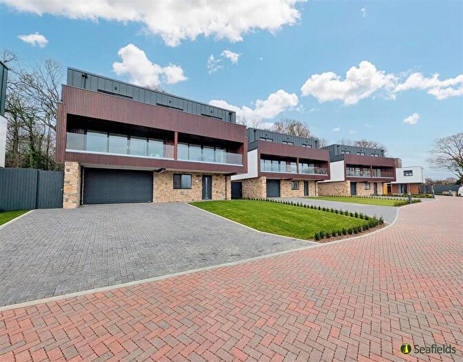 4 Bedroom Detached House For Sale In Wishing Well Close, Ryde, PO33