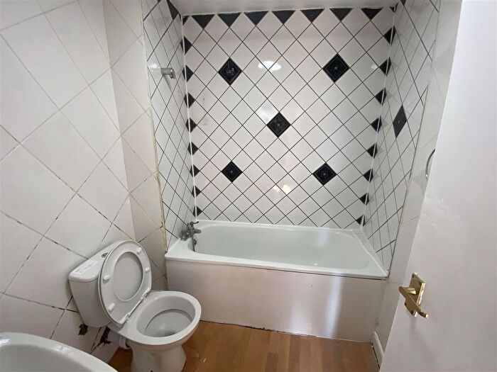 1 Bedroom Flat To Rent In Selsdon Road, South Croydon, CR2