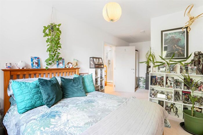 2 Bedroom Flat For Sale In Devonshire Road, Sutton, SM2