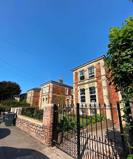 6 Bedroom Apartment To Rent In Garden Flat, Alexandra Road, BS8