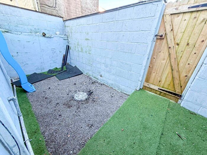 3 Bedroom End Of Terrace House For Sale In Dale Street, Haslingden, Rossendale, BB4