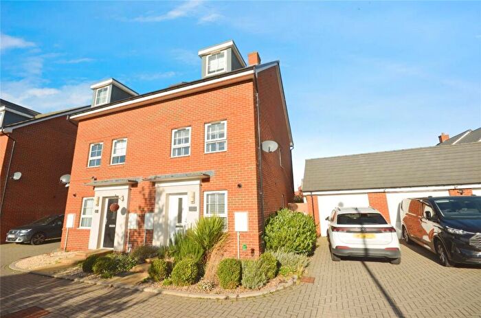 3 Bedroom Semi-Detached House For Sale In Nutmeg Close, Broughton, Aylesbury, HP22