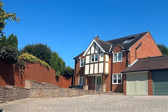 5 Bedroom Detached House To Rent In Pump Hill, Loughton, IG10