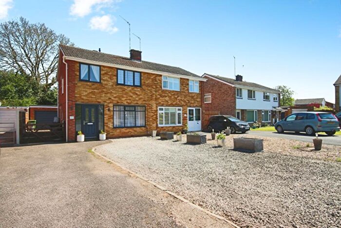 3 Bedroom Semi-Detached House For Sale In Box Close, Leamington Spa, Warwickshire, CV31