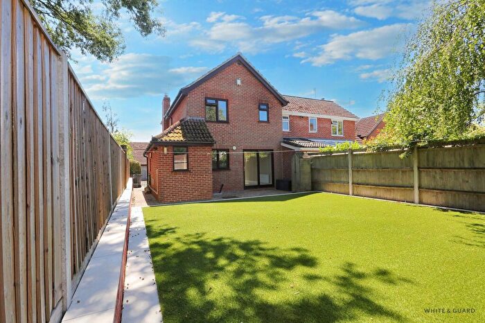 3 Bedroom Semi-Detached House For Sale In Beverley Gardens, Swanmore, SO32