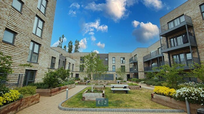 2 Bedroom Flat To Rent In Epping Gate, Borders Lane, IG10