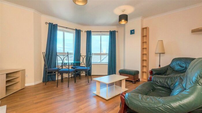 2 Bedroom Flat To Rent In Mcdonald Road, Edinburgh, EH7