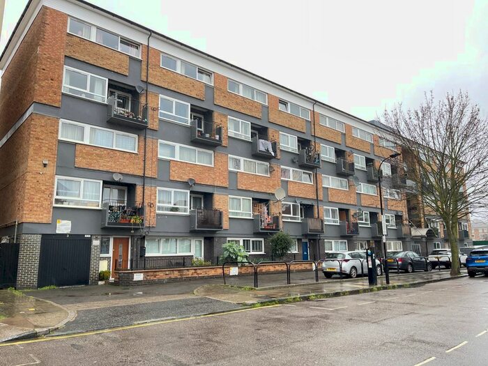 3 Bedroom Flat To Rent In Clem Attlee Estate, Fulham, London, SW6