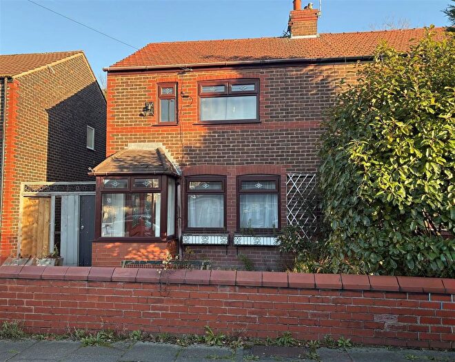 3 Bedroom Semi Detached House For Sale In Clovelly Avenue, St. Helens, WA9